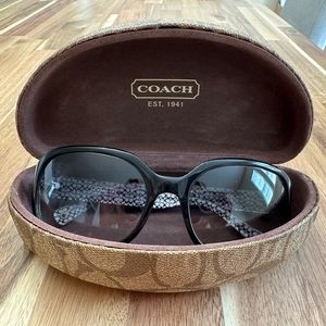 ⭐️SOLD⭐️🔥Beautiful PATRICIA (S440) Black sunglasses with silver accents🔥
